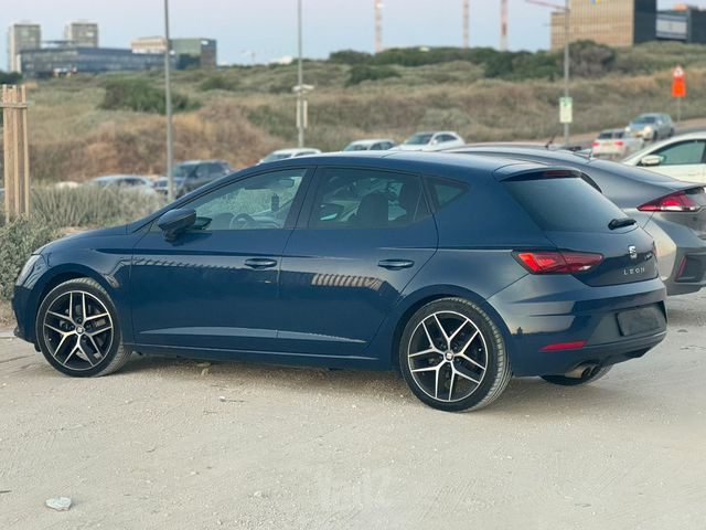 מודעת רכב סיאט לאון
