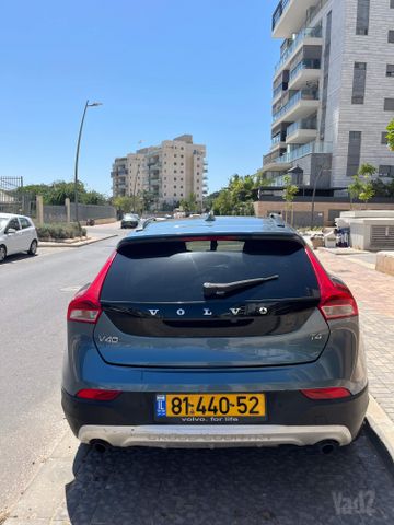 וולוו V40