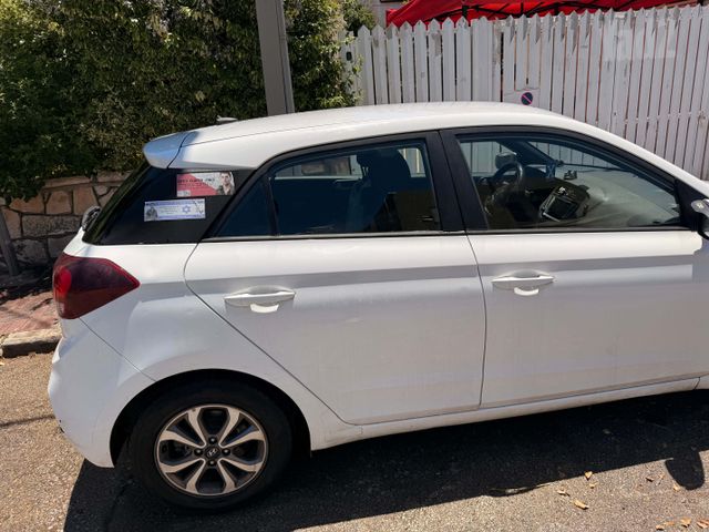 יונדאי i20