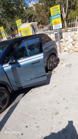 ג'אקו J7