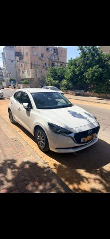 מודעת רכב מאזדה 2