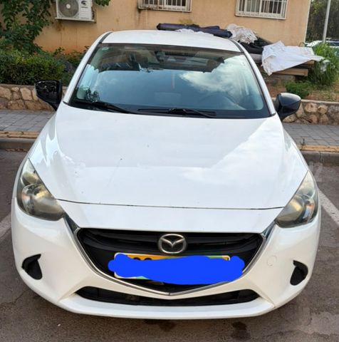 מודעת רכב מאזדה 2