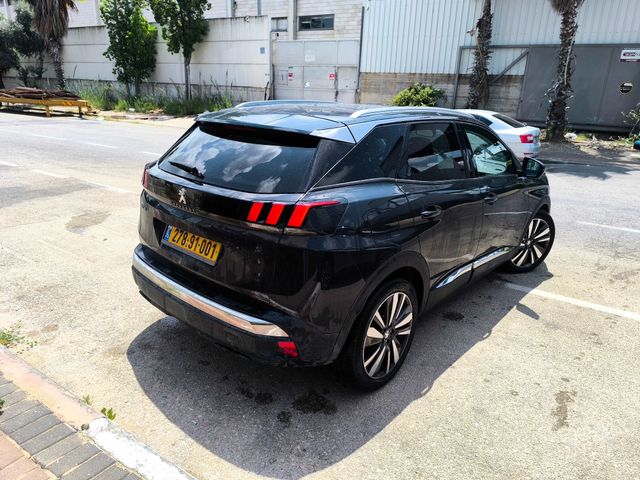 פיג'ו 3008