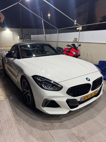 ב מ וו Z4