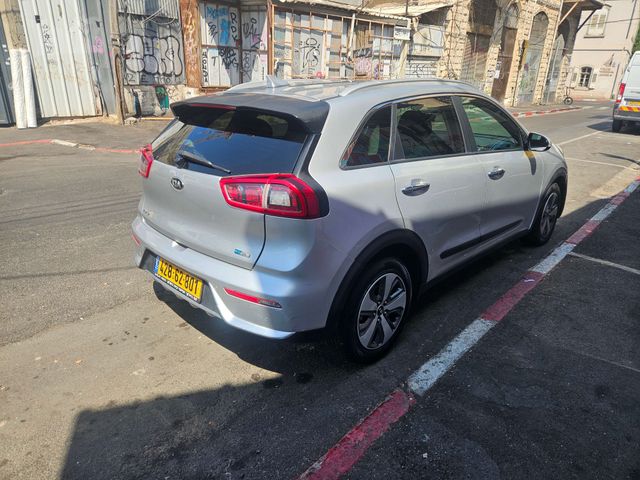 קיה נירו