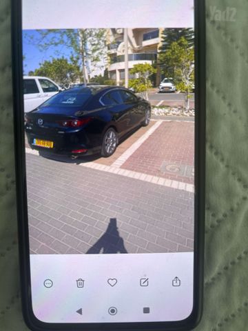מודעת רכב מאזדה 3