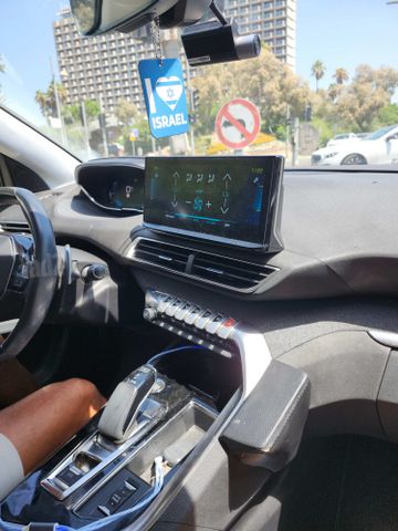 פיג'ו 3008