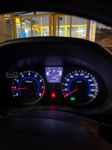 יונדאי אקסנט i25