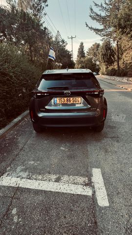 מודעת רכב טויוטה יאריס קרוס