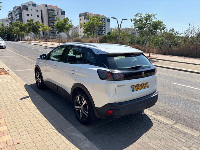 פיג'ו 3008