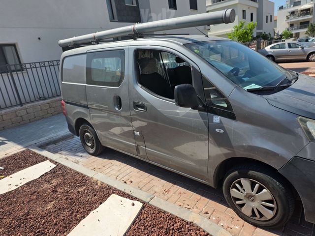 ניסאן NV200