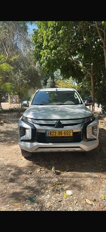 מיצובישי טרייטון / L200