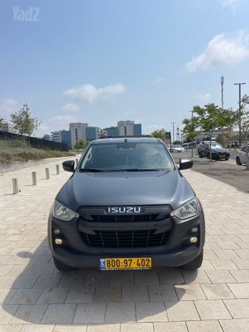 איסוזו די-מקס