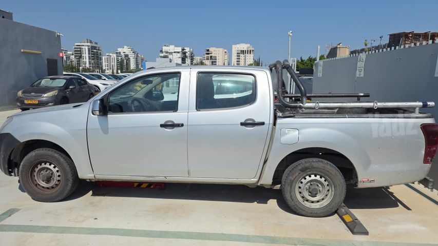 מודעת רכב איסוזו די-מקס