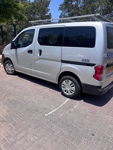 ניסאן NV200