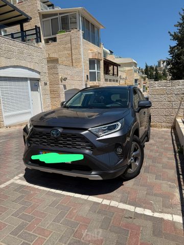 טויוטה RAV4