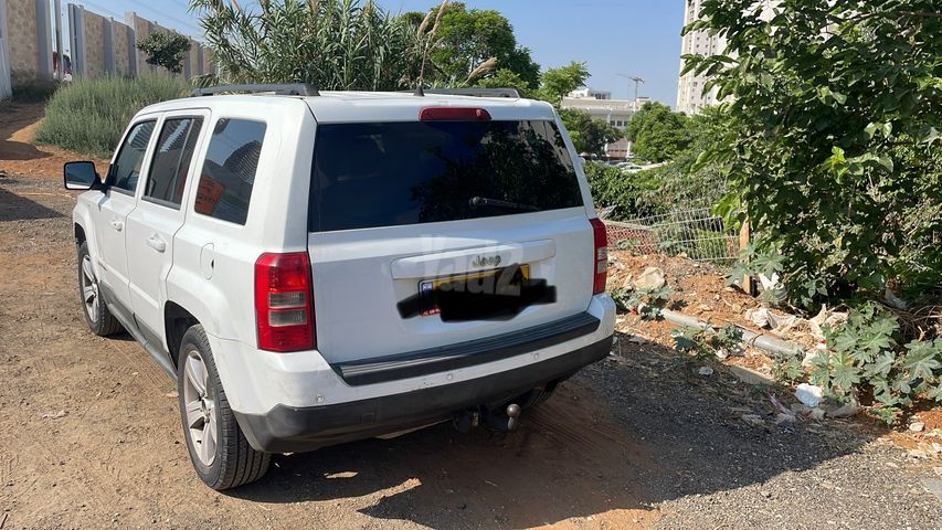 מודעת רכב ג'יפ פטריוט