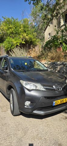 טויוטה RAV4