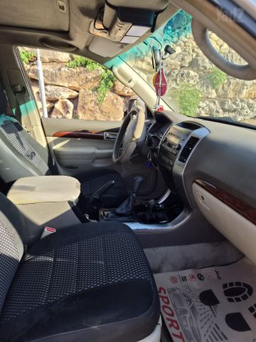 טויוטה לנד קרוזר