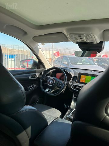 מודעת רכב אם ג'י EHS PHEV