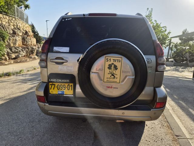 טויוטה לנד קרוזר