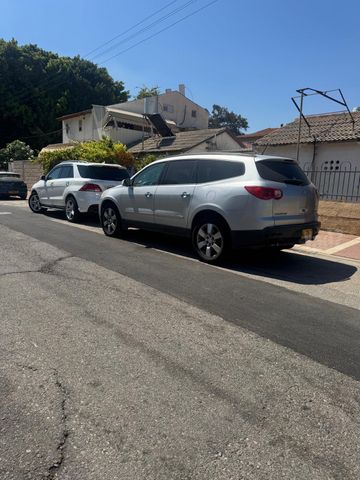 מודעת רכב שברולט טראוורס