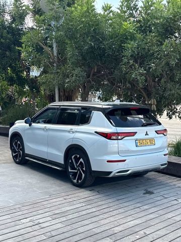 מיצובישי אאוטלנדר