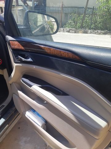 קאדילק SRX