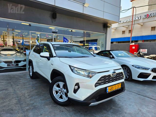 טויוטה RAV4