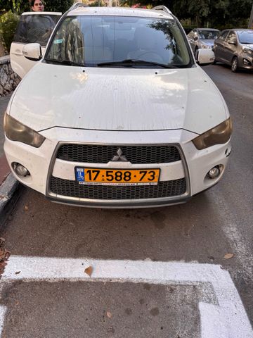 מיצובישי אאוטלנדר