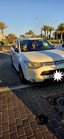 מיצובישי אאוטלנדר