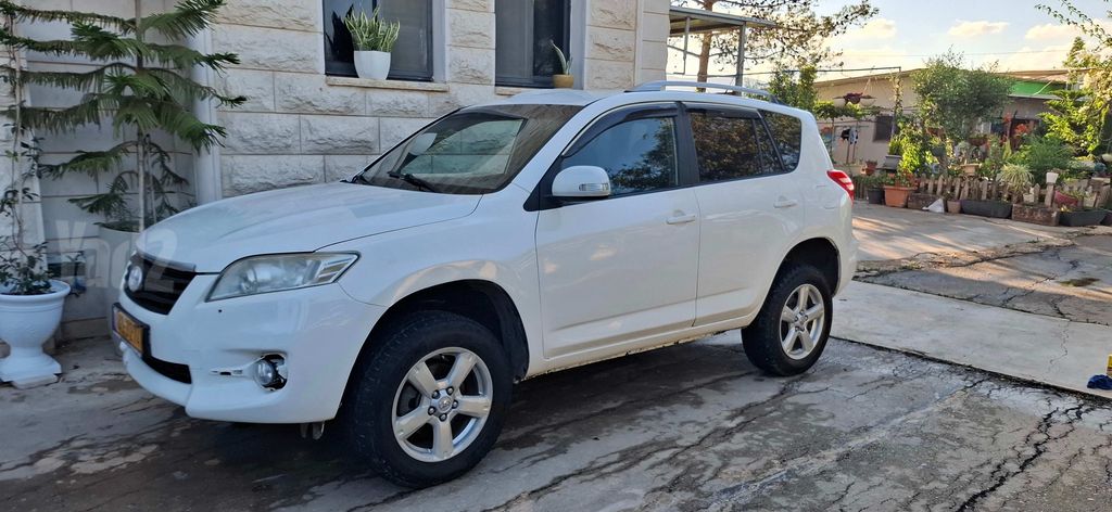 מודעת רכב טויוטה RAV4