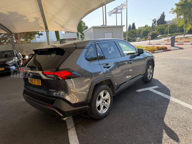 טויוטה RAV4