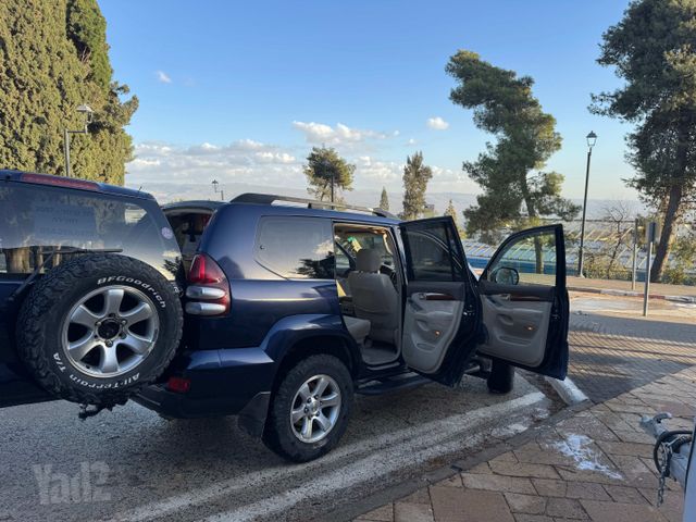 טויוטה לנד קרוזר