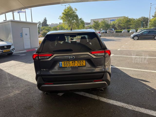 טויוטה RAV4