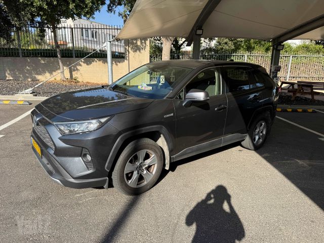 טויוטה RAV4