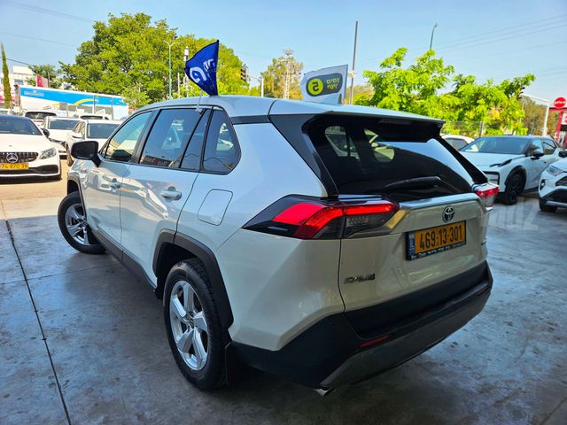 טויוטה RAV4