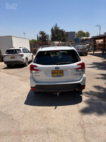 סובארו פורסטר