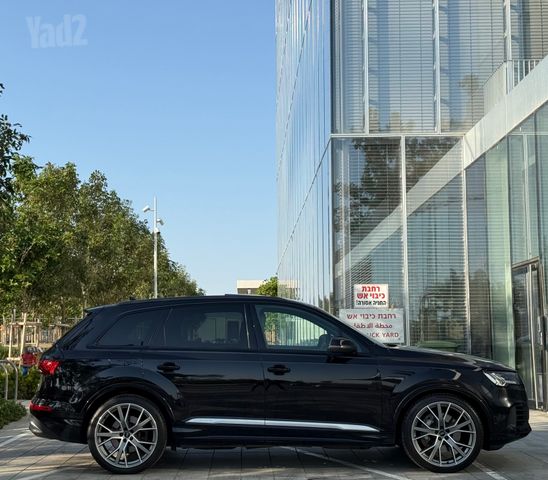 אאודי Q7