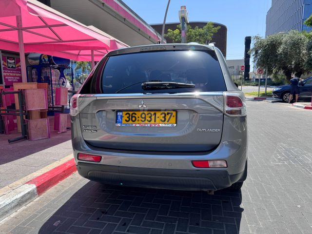 מיצובישי אאוטלנדר