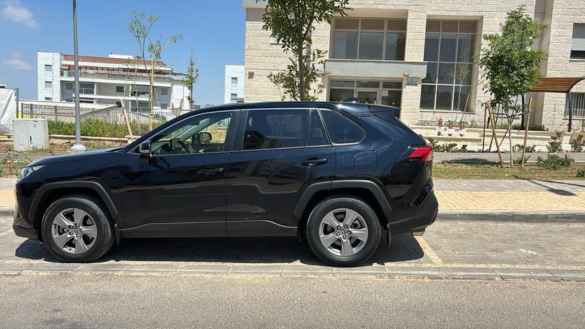 טויוטה RAV4