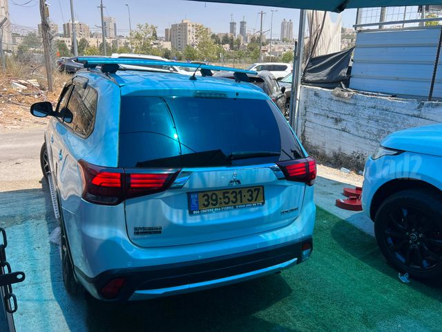 מיצובישי אאוטלנדר