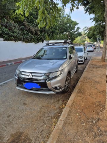 מיצובישי אאוטלנדר