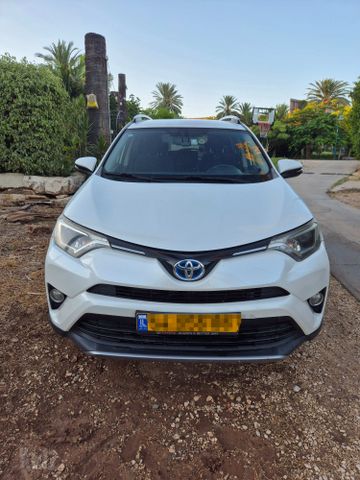 טויוטה RAV4