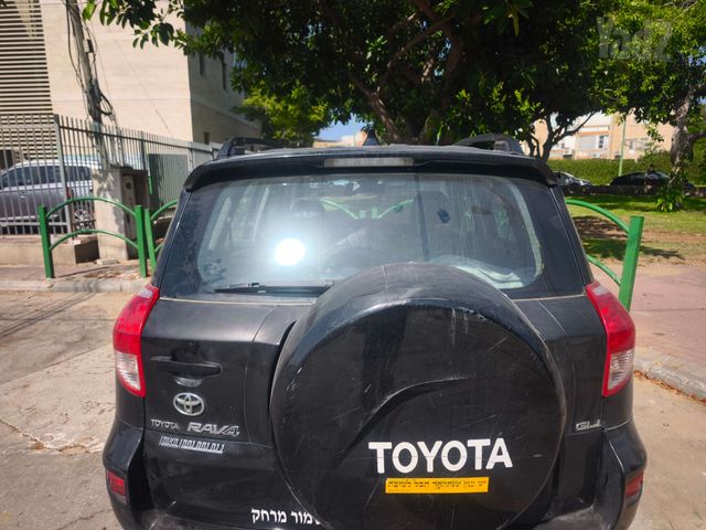 טויוטה RAV4