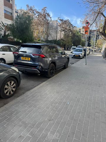 מודעת רכב טויוטה RAV4