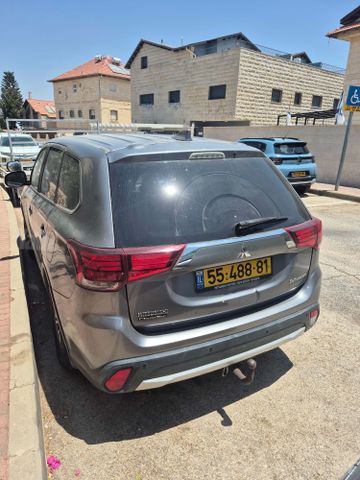 מיצובישי אאוטלנדר