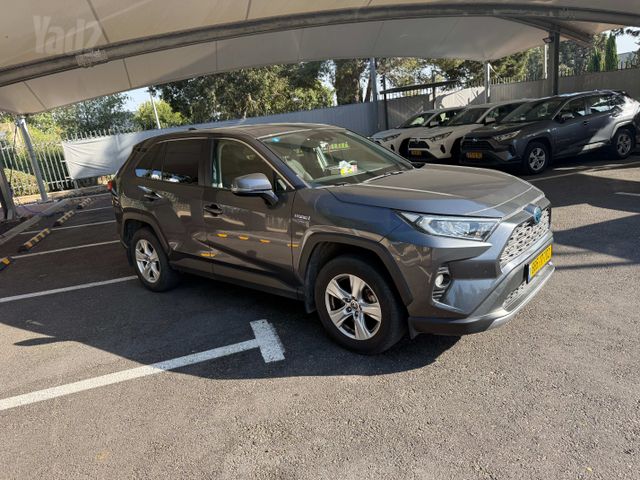 טויוטה RAV4