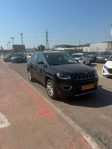 מודעת רכב ג'יפ קומפאס