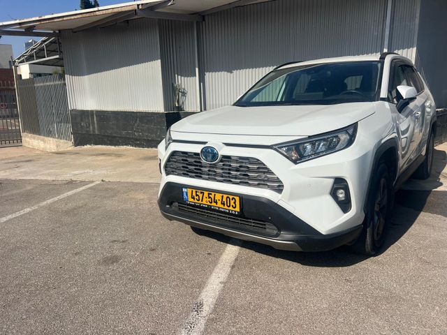 טויוטה RAV4